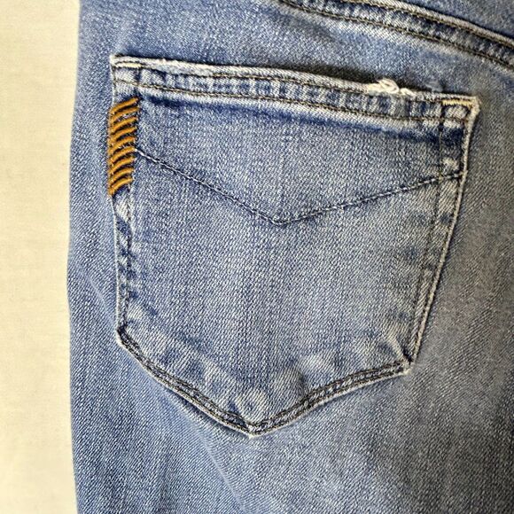 Paige Hollywood Hills Blue Light-Med Wash Lower Rise Flared Bootcut Jeans Sz 31 - Picture 7 of 14